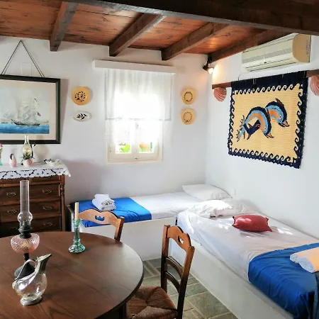 Traditional Country House In Tínos