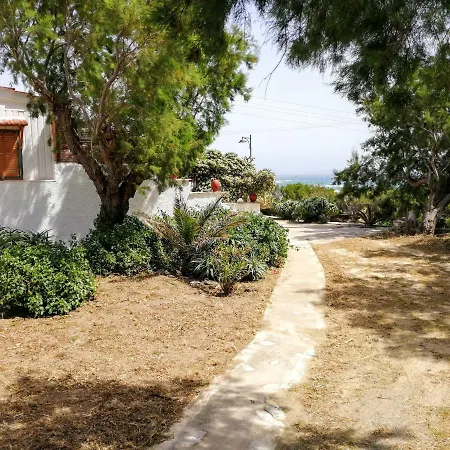 Traditional Country House In 펜션 Tínos